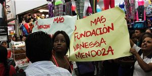Un grupo de trabajadores de los hogares denunció que desde octubre no recibían el pago de sus sueldos y prestaciones sociales. / Juan Pablo Rueda
